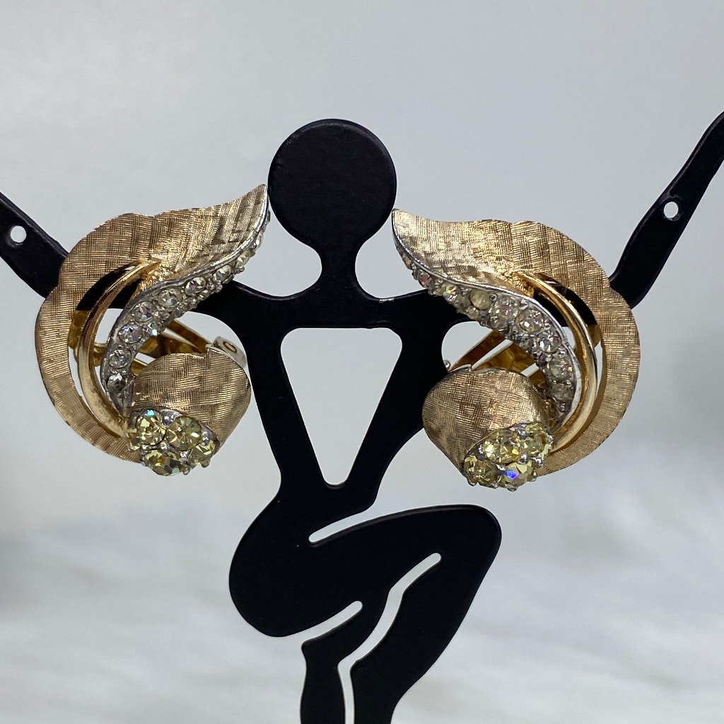 Vintage Boucher Clear Rhinestone Swirl Clip Earrings Gold Tone Textured